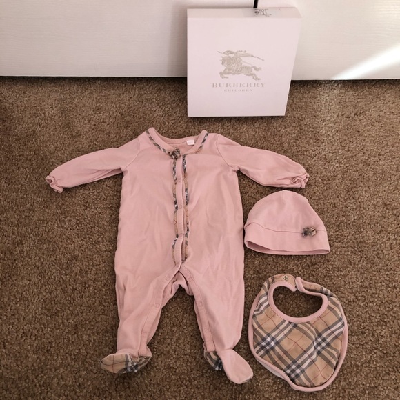 Burberry Other - Burberry children’s pink three piece set 3 months